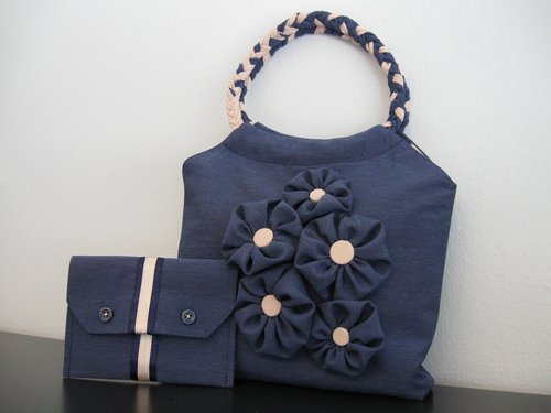 Teatterilaukku ja kukkaro kahdesta kauluspaidasta