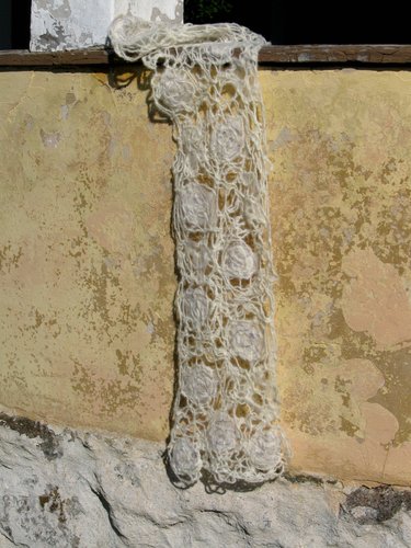 Vapaalankahuovutettu huivi