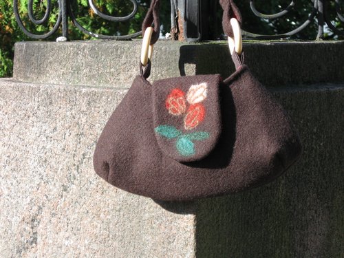 Huopalaukku "Tulppaani" ruskea pyöreä malli