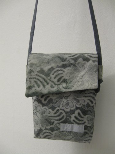 Olkalaukku aurinkovärjättyä puuvillakangasta